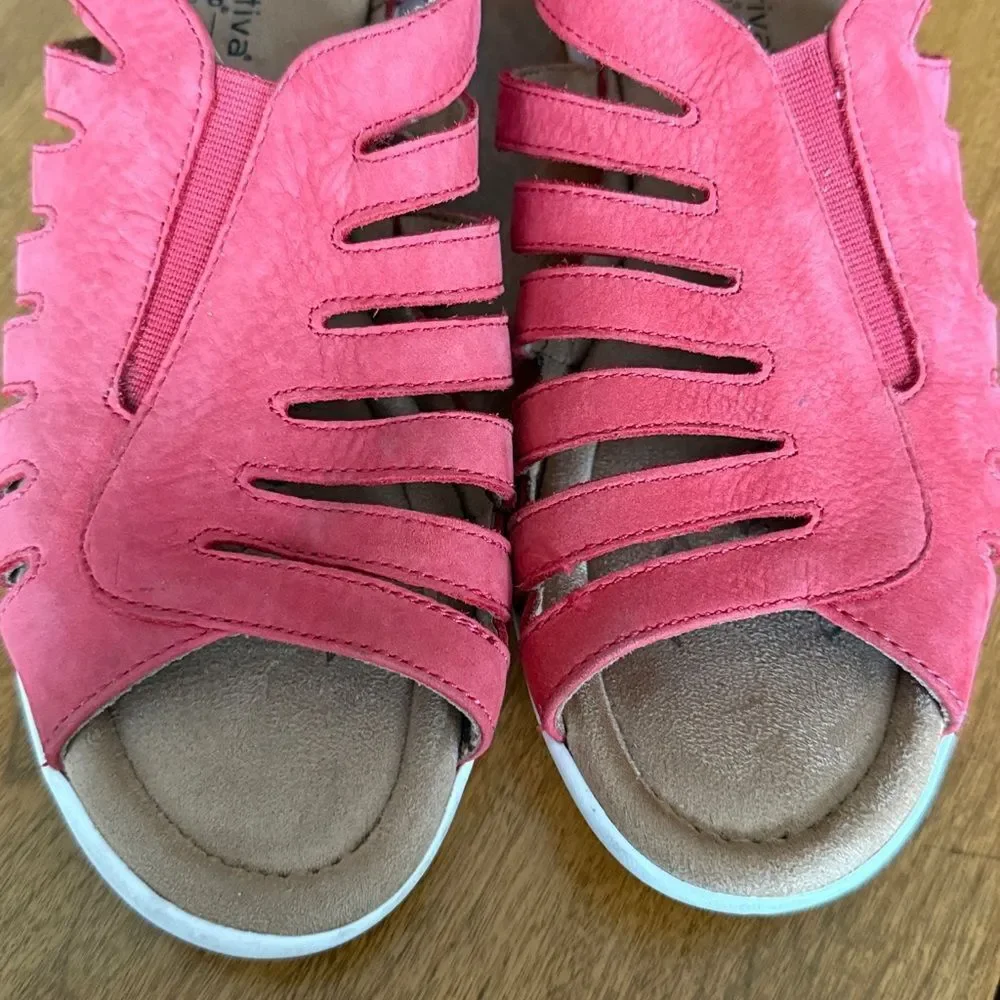 Comfortiva sandals